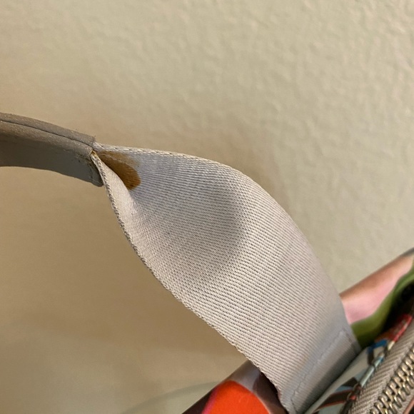 Kidrobot Handbag With Detachable Shoulder Strap. - Picture 9 of 13